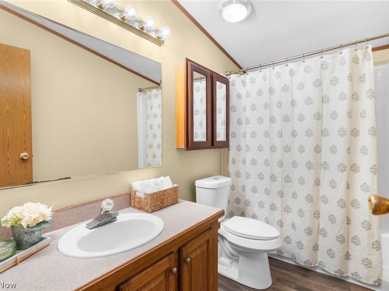 1367 Housel Craft Road, Bristolville, OH 44402 Photo 5