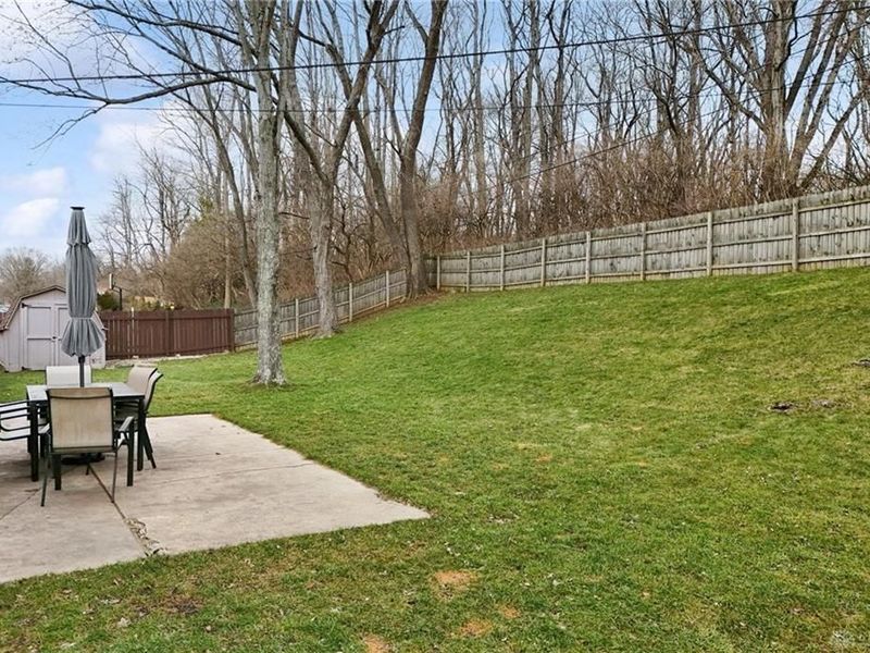 6330 Millbank Drive, Centerville, OH 45459 Photo 3