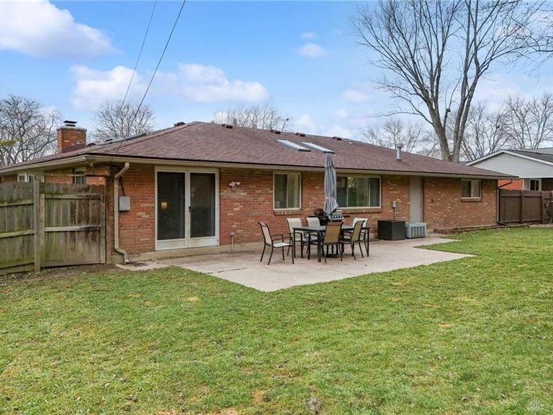 6330 Millbank Drive, Centerville, OH 45459 Photo 4