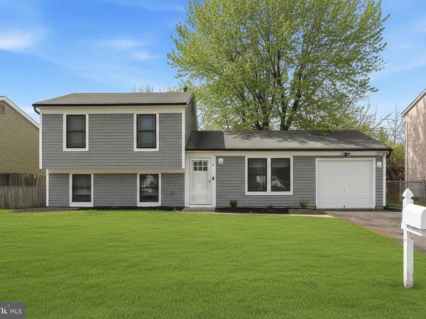 17 WINDWARD DRIVE, BARNEGAT, NJ 08005