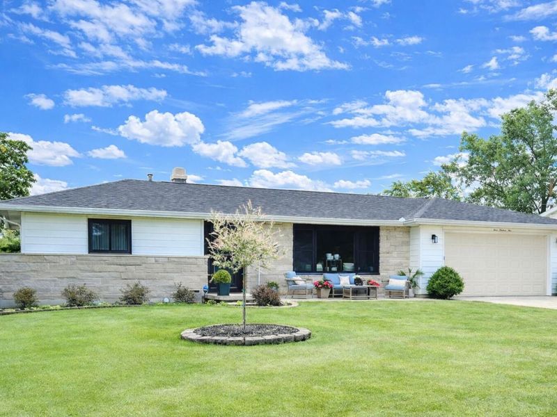 309 Cole Drive, Wapakoneta, OH 45895 Photo 2