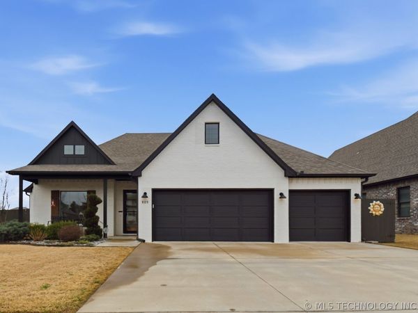 809 E Edgewater Place, Broken Arrow, OK 74012