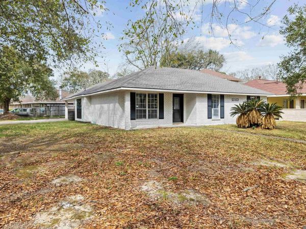10463 Birchwood Dr, Baton Rouge, LA 70807