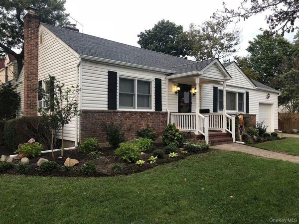 2642 Clovermere Road , Oceanside, NY 11572