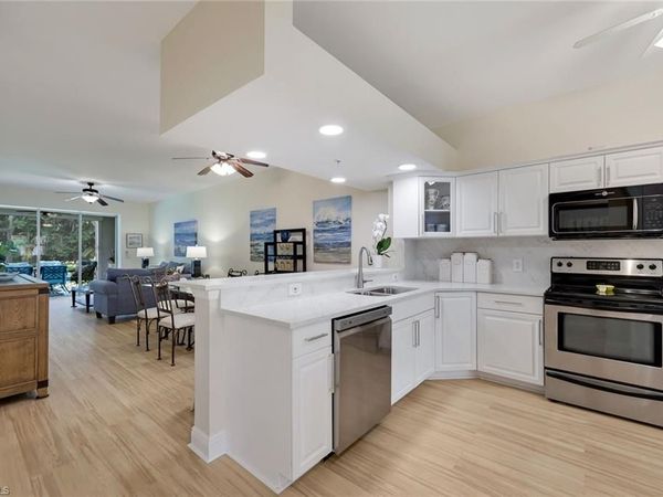 2350 Hidden Lake CT, Unit 8511, NAPLES, FL 34112