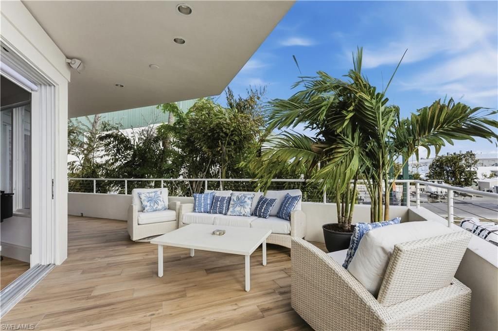 909 10th St S, Unit 201, Naples, FL 34102 Photo