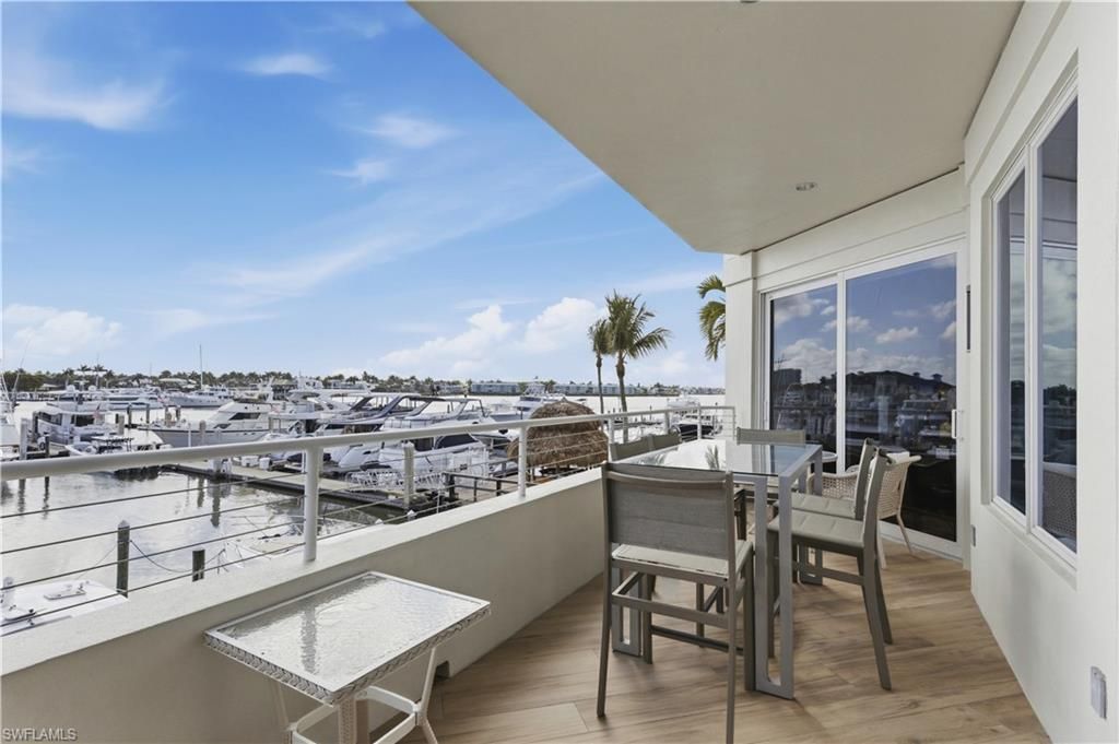 909 10th St S, Unit 201, Naples, FL 34102 Photo