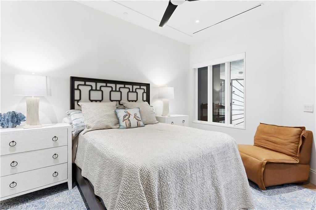 909 10th St S, Unit 201, Naples, FL 34102 Photo