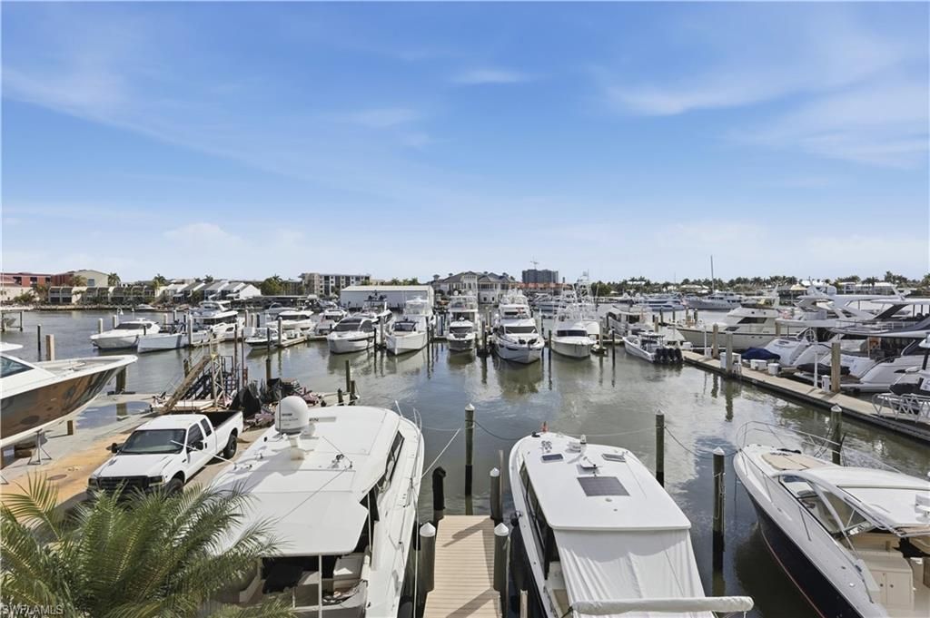 909 10th St S, Unit 201, Naples, FL 34102 Photo