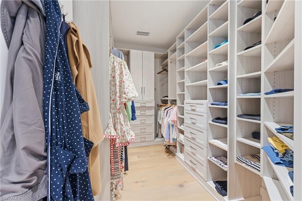 909 10th St S, Unit 201, Naples, FL 34102 Photo