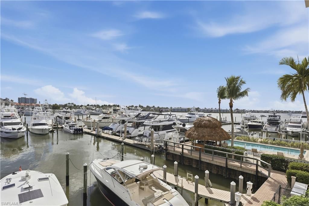 909 10th St S, Unit 201, Naples, FL 34102 Photo