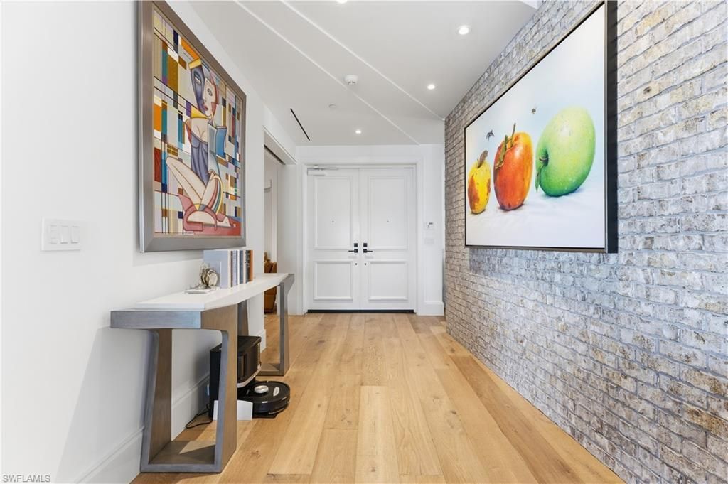 909 10th St S, Unit 201, Naples, FL 34102 Photo