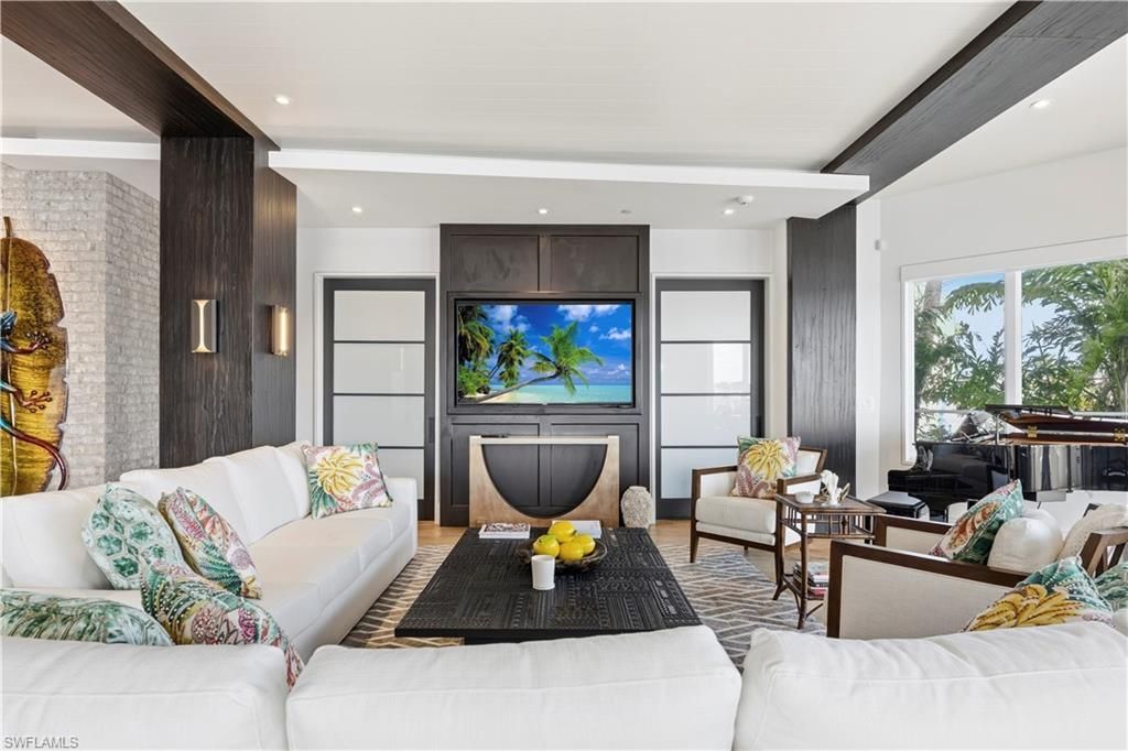 909 10th St S, Unit 201, Naples, FL 34102 Photo