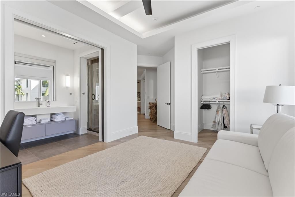 909 10th St S, Unit 201, Naples, FL 34102 Photo