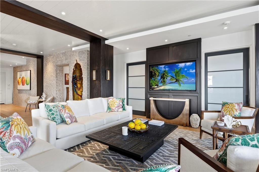 909 10th St S, Unit 201, Naples, FL 34102 Photo