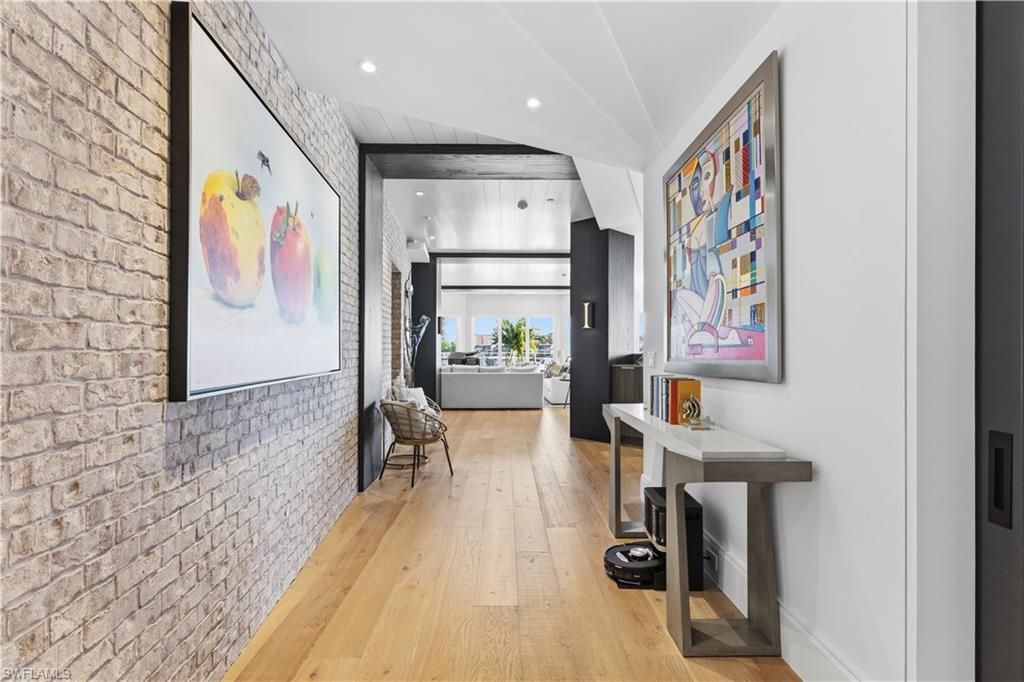 909 10th St S, Unit 201, Naples, FL 34102 Photo