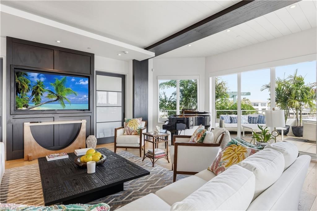 909 10th St S, Unit 201, Naples, FL 34102 Photo