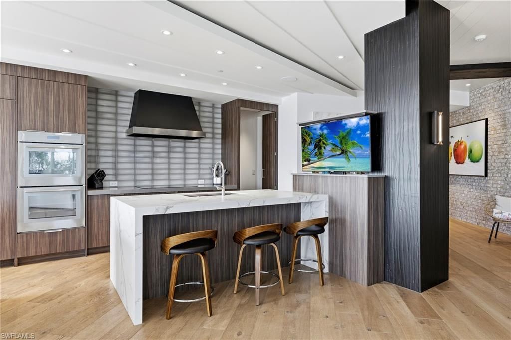 909 10th St S, Unit 201, Naples, FL 34102 Photo