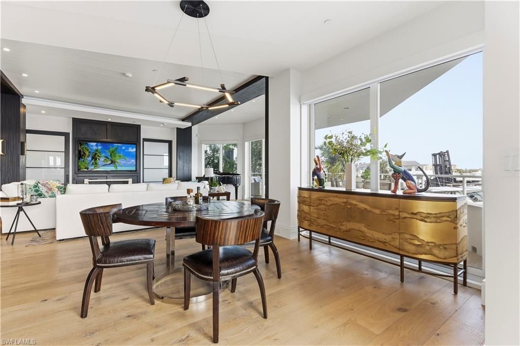 909 10th St S, Unit 201, Naples, FL 34102 Photo