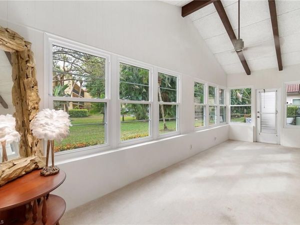 1094 Forest Lakes DR, NAPLES, FL 34105