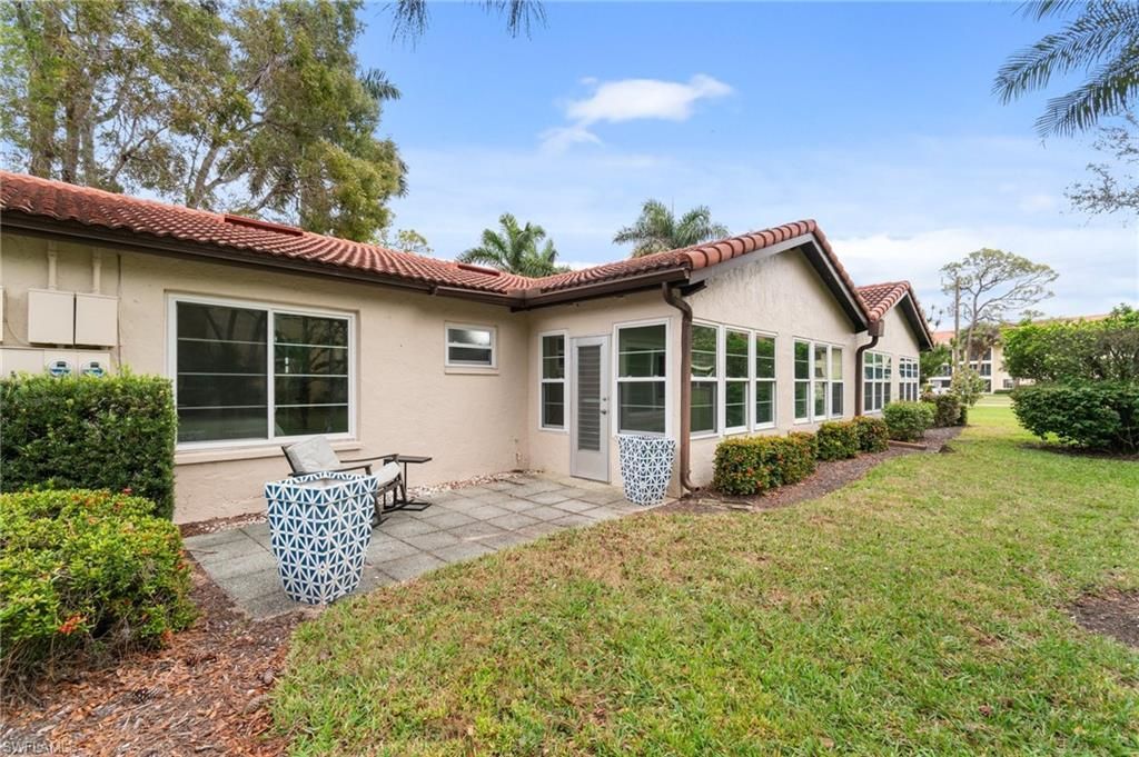 1094 Forest Lakes Dr, Naples, FL 34105 Photo