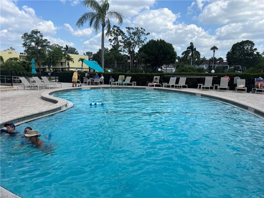 1094 Forest Lakes Dr, Naples, FL 34105 Photo