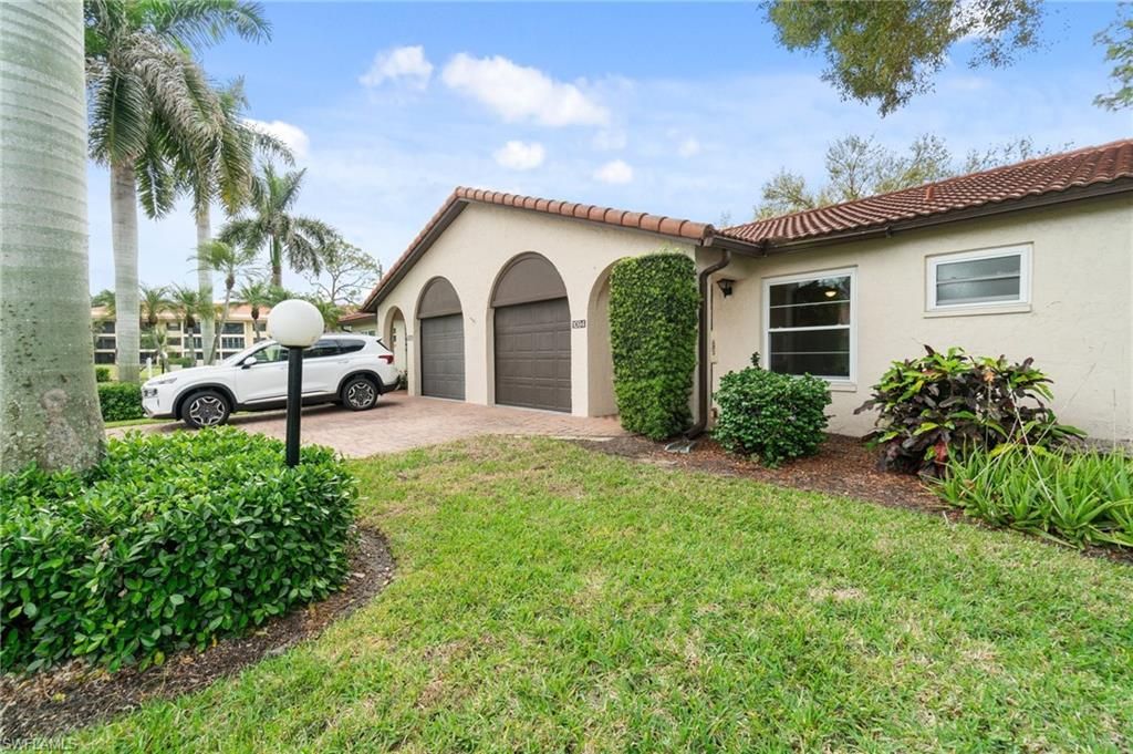 1094 Forest Lakes Dr, Naples, FL 34105 Photo