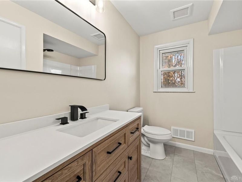 100 Crowthers Drive, Hamilton, OH 45013 Photo 11