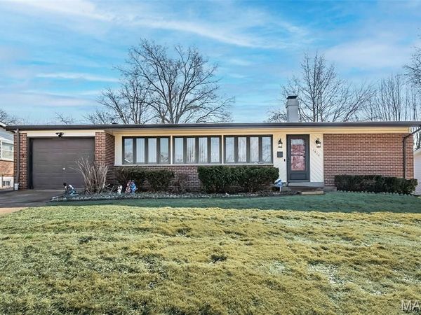 1610 Horseshoe Drive, Florissant, MO 63033