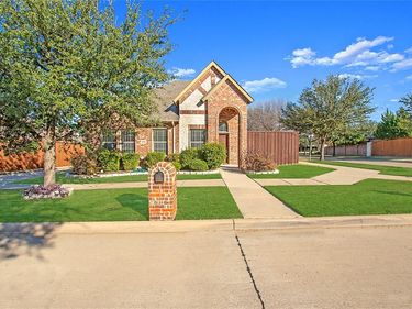 9886 Bell Rock Road, Frisco, TX 75035