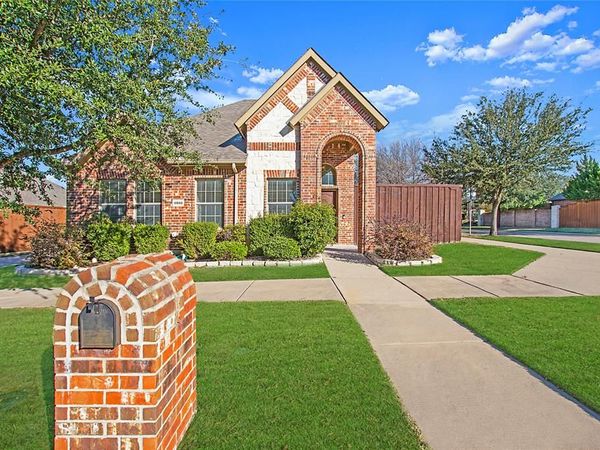 9886 Bell Rock Road, Frisco, TX 75035