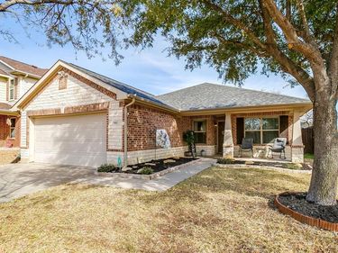 1911 Castaway Drive, Dallas, TX 75051