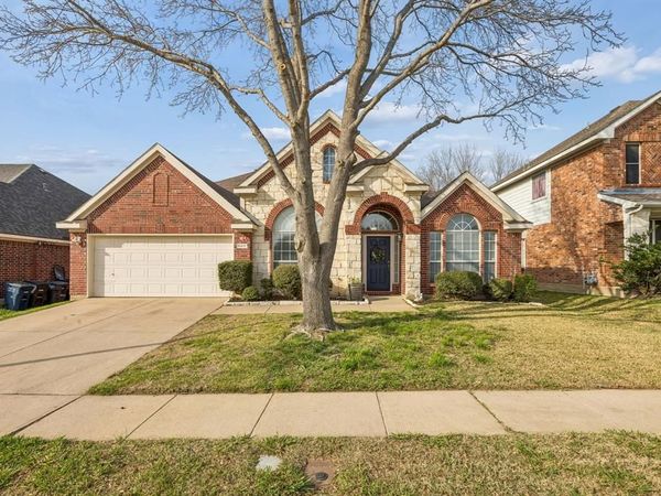 5517 Lawnsberry Drive, Fort Worth, TX 76137