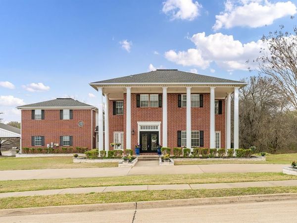 934 Heatherwood Drive, Wylie, TX 75098