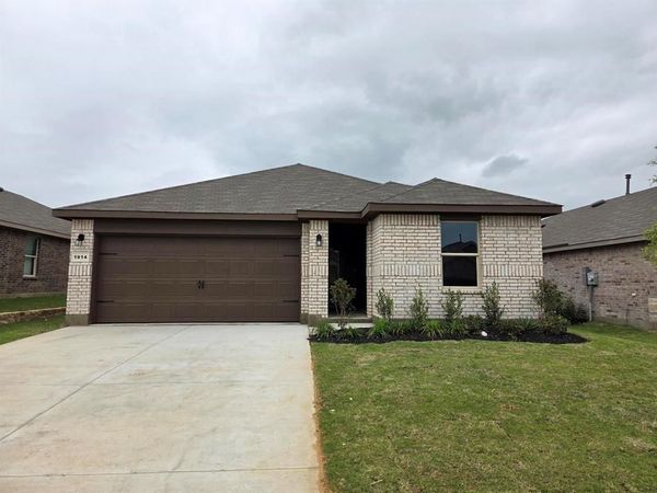 1912 CHEROKEE Lane, Cleburne, TX 76033
