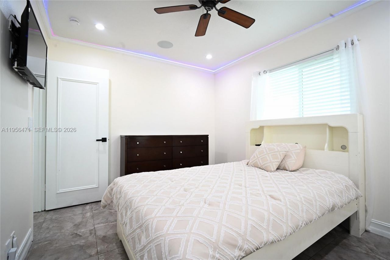 7105 SW 3rd Ct, North Lauderdale, FL 33068 Photo