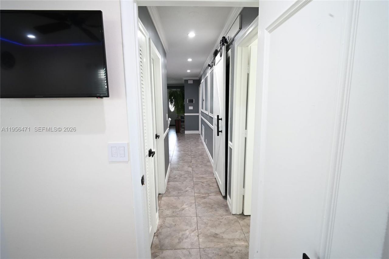 7105 SW 3rd Ct, North Lauderdale, FL 33068 Photo