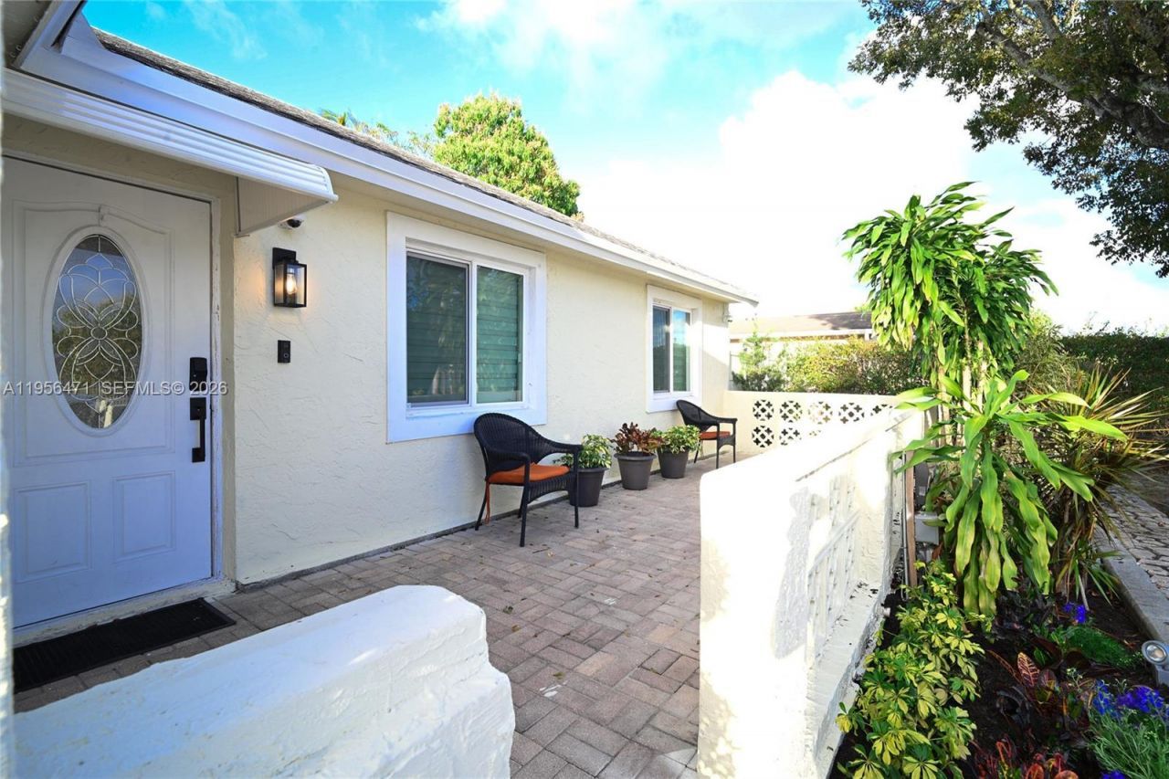 7105 SW 3rd Ct, North Lauderdale, FL 33068 Photo