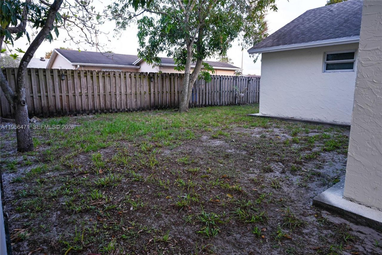 7105 SW 3rd Ct, North Lauderdale, FL 33068 Photo