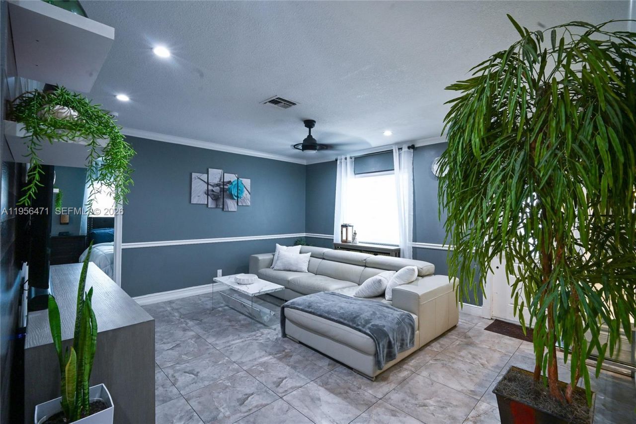 7105 SW 3rd Ct, North Lauderdale, FL 33068 Photo