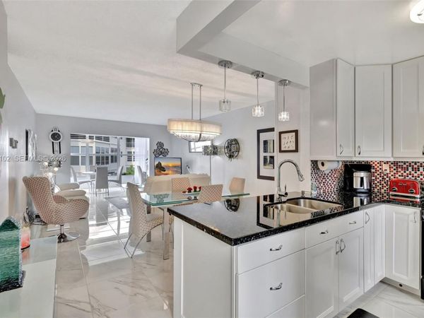 4705 NW 35th St , Unit 501, Lauderdale Lakes, FL 33319