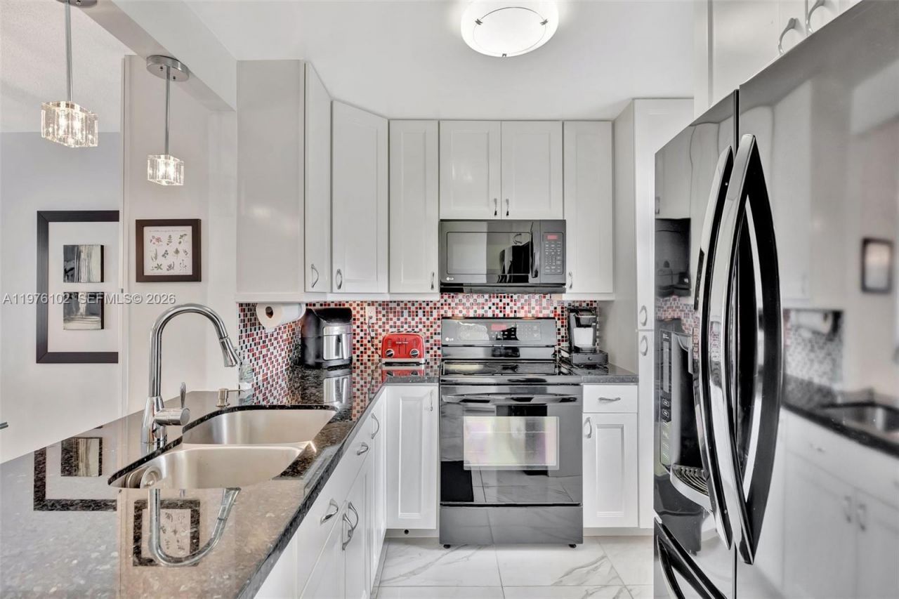 4705 NW 35th St , Unit 501, Lauderdale Lakes, FL 33319 Photo