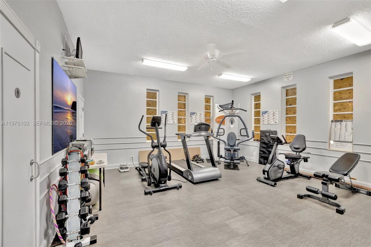 4705 NW 35th St , Unit 501, Lauderdale Lakes, FL 33319 Photo