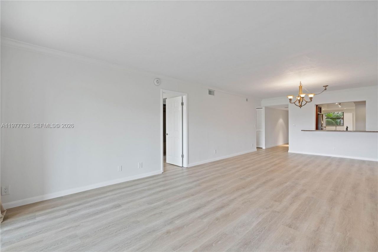 1036 Us Highway 1, Unit 116, North Palm Beach, FL 33408 Photo