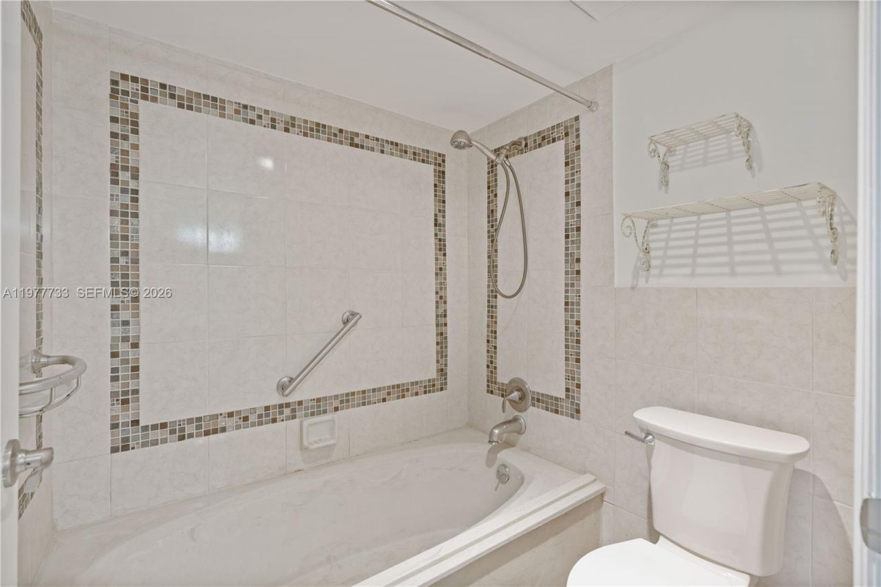 1036 Us Highway 1, Unit 116, North Palm Beach, FL 33408 Photo