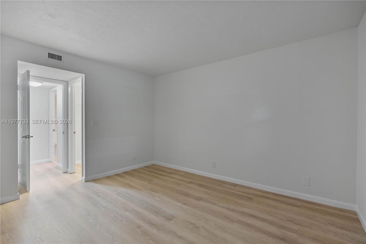 1036 Us Highway 1, Unit 116, North Palm Beach, FL 33408 Photo