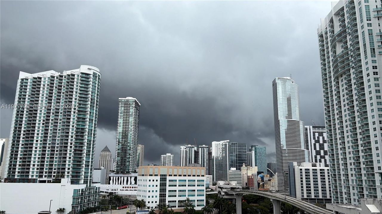 185 SW 7th St , Unit 1605, Miami, FL 33130 Photo