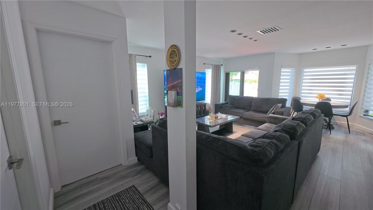 18197 SW 4th Ct, Pembroke Pines, FL 33029 Photo