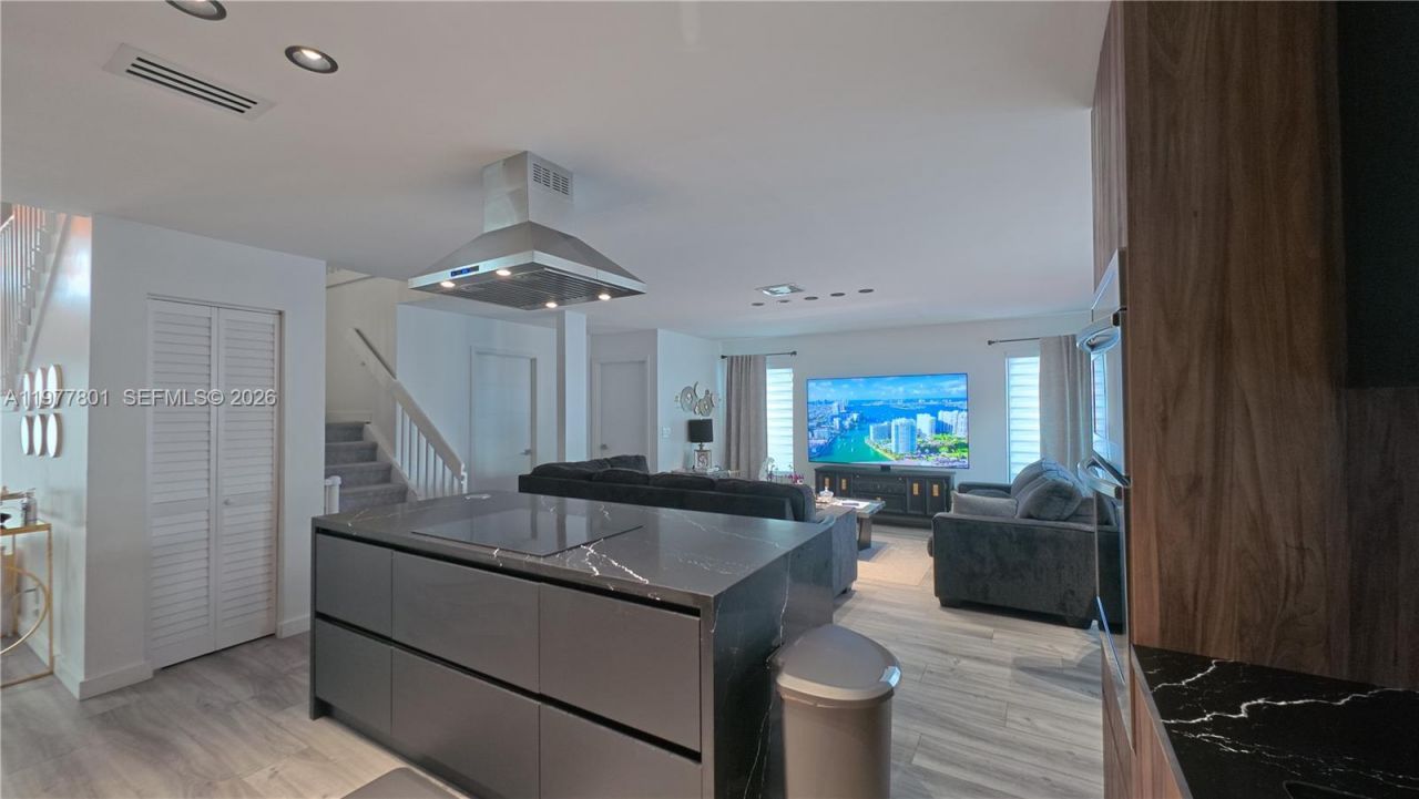 18197 SW 4th Ct, Pembroke Pines, FL 33029 Photo