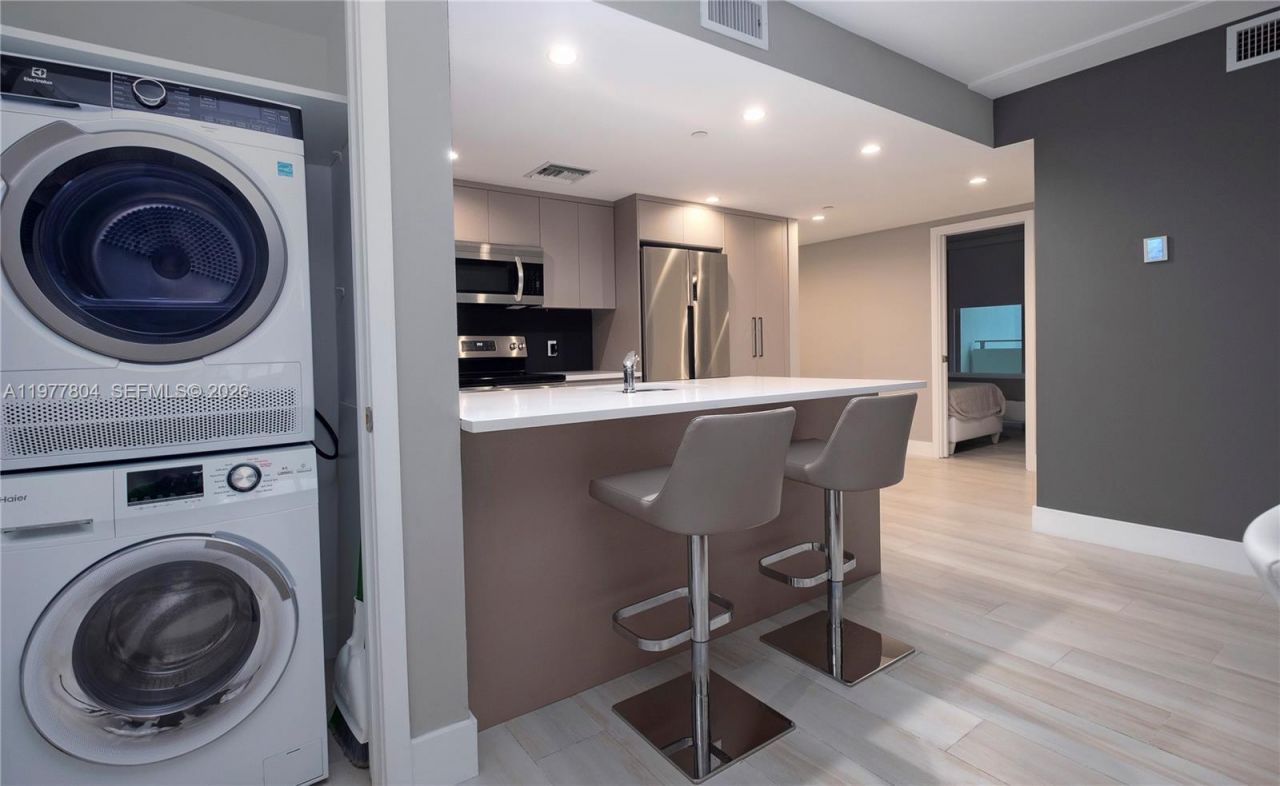 1150 101st St , Unit 403, Bay Harbor Islands, FL 33154 Photo